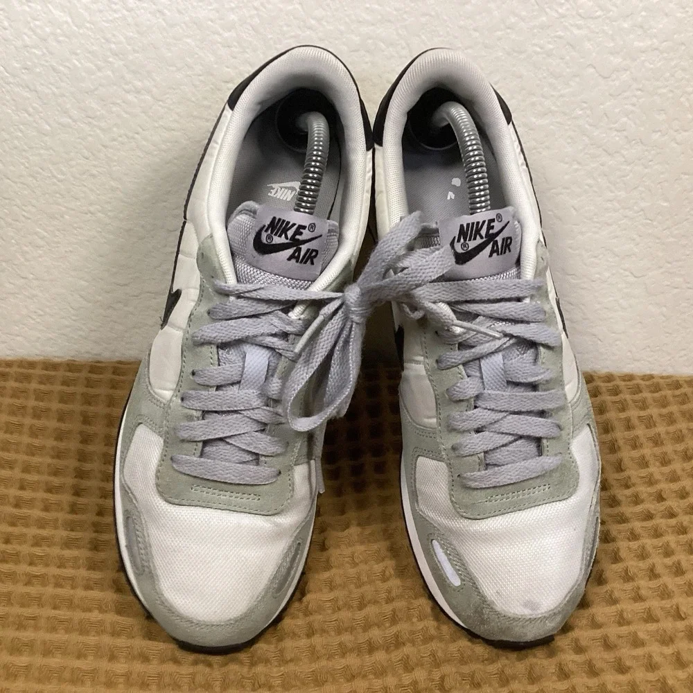 Nike Internationalist Mens Sz 9 White Grey Retro Runner Shoes Sneakers